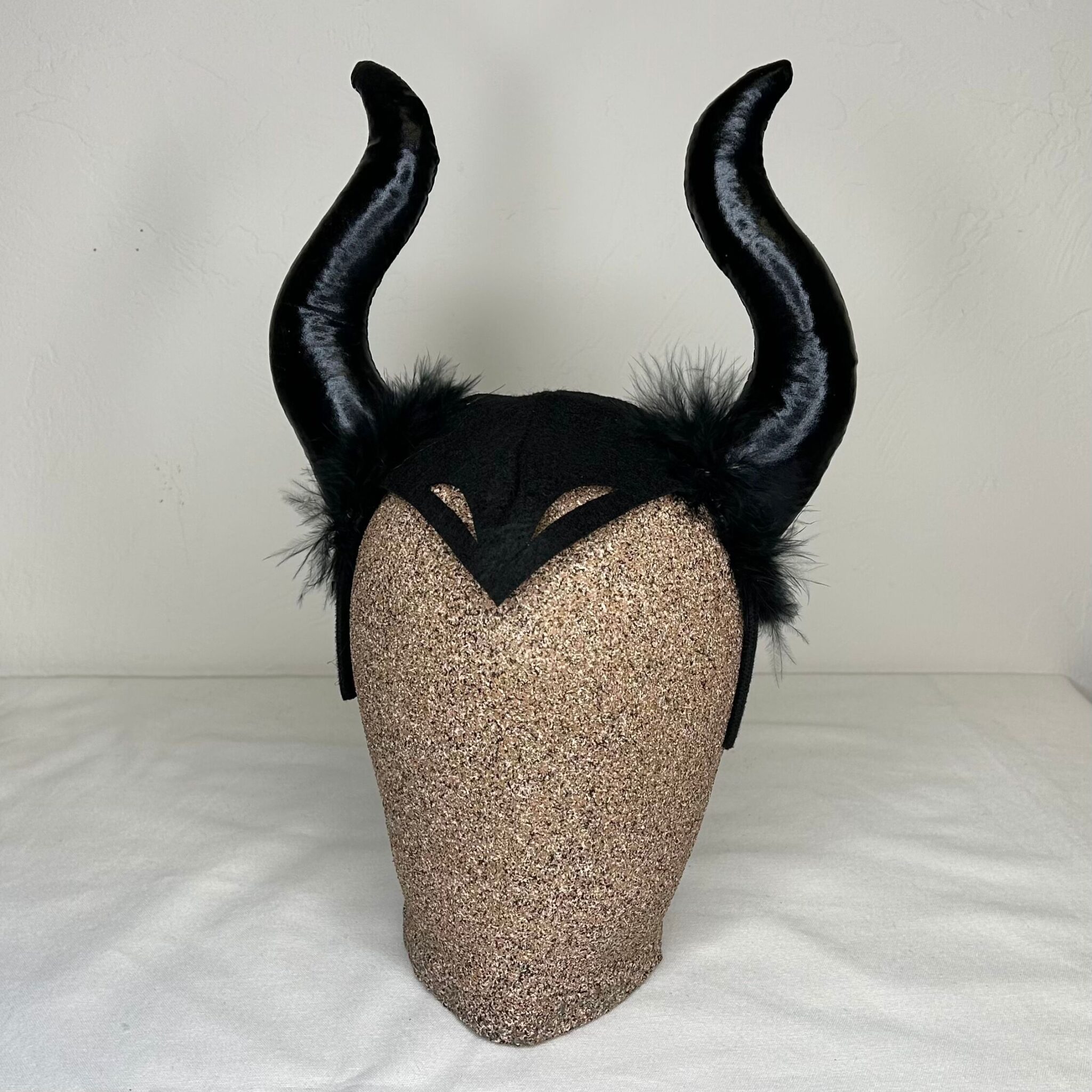 ALB-HORNHEADBAND-3front